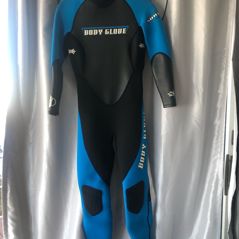 BODYGLOVE Women's wet suit. HYPERSTRETCH WAY. Temp. 3/2.  HOST PICK - Picture 3 of 16